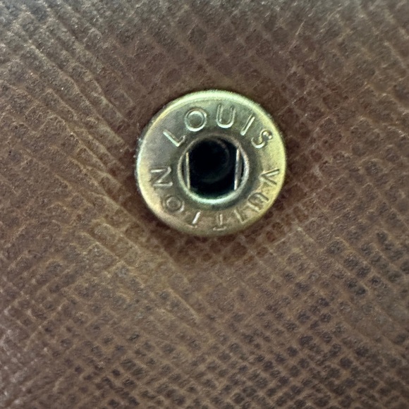 Louis Vuitton wallet. - Picture 6 of 9